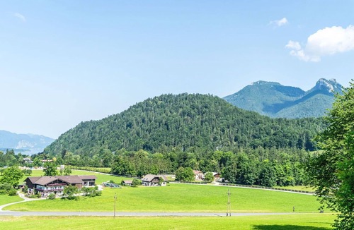 Strobl Apartment | Lovely apartment for 4 guests with WIFI, TV and balcony