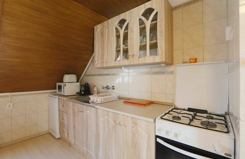 Balatonszemes Apartment | Lovely apartment for 4 people with WIFI, A/C, TV and patio