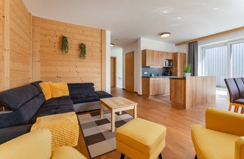 Sankt Lambrecht House | Lovely spacious house with garage by the slopes