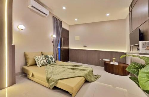 Old Jakarta House | LuMen By SanLiving - 3BR - NICE Expo - Free Parking