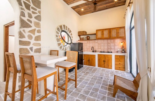Tibubeneng Villa | Lush courtyard pool Sleeps six Berawa Villa