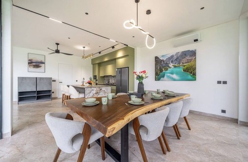 Andong Villa | Luxe Jungle 4BR in the Heart of Ubud w Pool, Patio