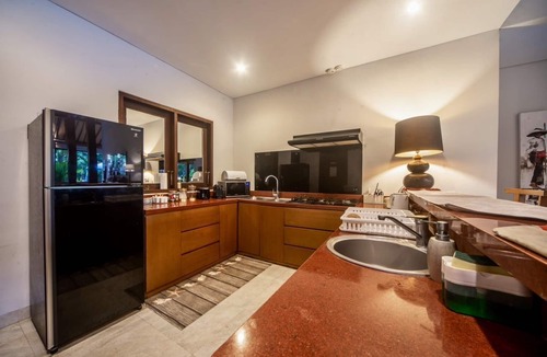 Dalung Villa | Luxurious Garden and Gazebo Modern Villa