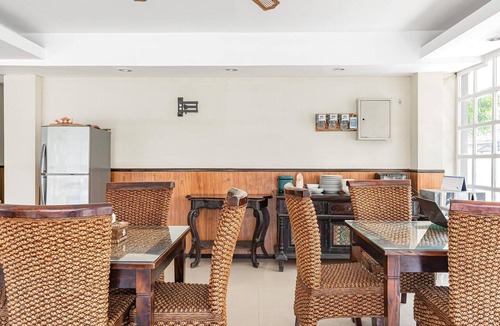 Tuban House | Luxury Deluxe DBL Escape W/Free WiFi and Parking