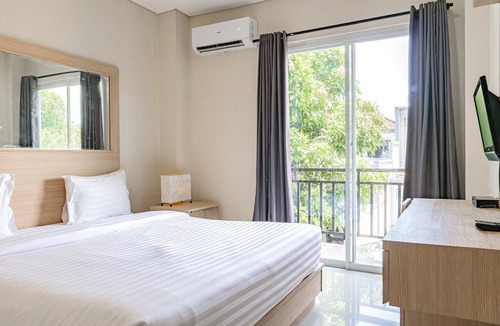 Tuban House | Luxury Deluxe DBL Escape W/Free WiFi and Parking