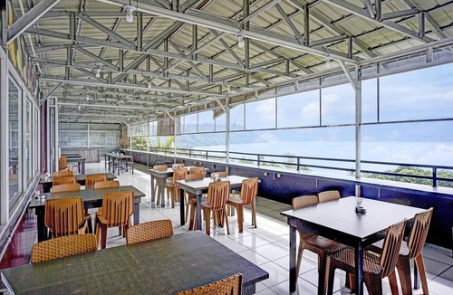Ambarita House | Luxury Deluxe DBL Retreat W/Free WiFi and Parking
