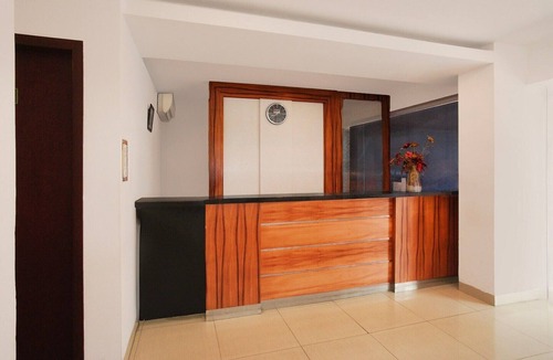 Palembang House | Luxury Deluxe DBL Retreat W/Free WiFi and Parking