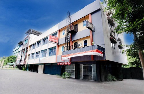 Palembang House | Luxury Deluxe DBL Retreat W/Free WiFi and Parking