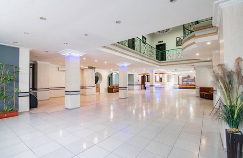 Pekanbaru House | Luxury Deluxe DBL Retreat W/Free WiFi and Parking