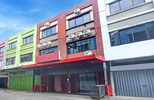 Panakkukang House | Luxury Deluxe DBL Retreat W/Free WiFi and Parking