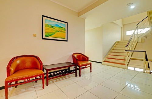 Semarang House | Luxury Deluxe DBL Retreat W/Free WiFi and Parking