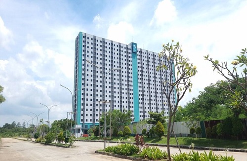 Cikarang House | Luxury Deluxe DBL Retreat W/Free WiFi and Parking