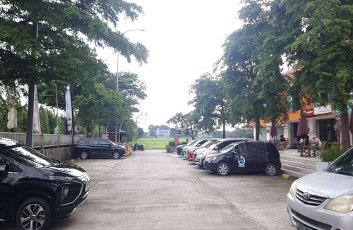 Cikarang House | Luxury Deluxe DBL Retreat W/ Free WiFi and Parking