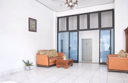 Padang House | Luxury Deluxe DBL Retreat W/Free WiFi and Parking