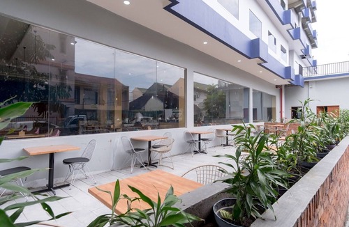 Medan House | Luxury Deluxe DBL Retreat W/Free WiFi and Parking