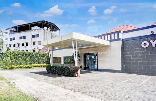 Medan House | Luxury Deluxe DBL Retreat W/Free WiFi and Parking