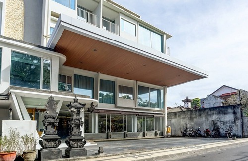 Legian City-Centre House | Luxury Deluxe DBL Retreat W/Free WiFi and Parking