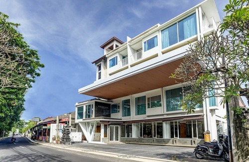 Legian City-Centre House | Luxury Deluxe DBL Retreat W/Free WiFi and Parking