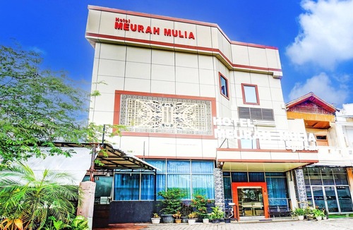 Banda Aceh House | Luxury Deluxe Double Retreat with Free WiFi