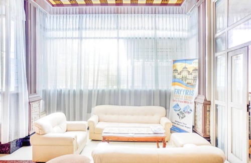 Banda Aceh House | Luxury Deluxe Double Retreat with Free WiFi