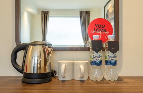 Astana Anyar House | Luxury Deluxe Double Retreat with Free WiFi