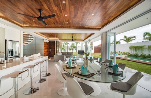 Sunset Road House | Luxury Elegant Villa Centre Of Seminyak
