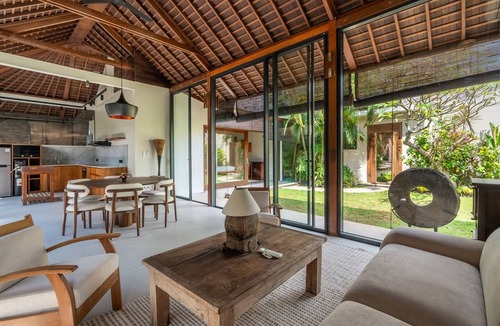 Pererenan Villa | Luxury Estate | 2 Pools | Walk to Pererenan Beach