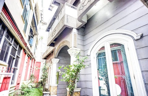 Medan House | Luxury Family Stay with Extra Space and Free WiFi