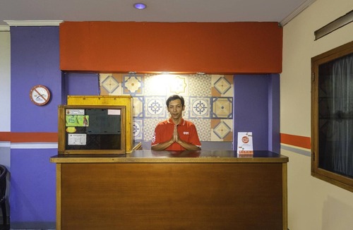 Bandung House | Luxury Triple Suite W/Free WiFi and Parking