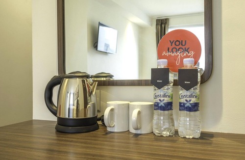 Astana Anyar House | Luxury Twin Comfort Stay with Free WiFi