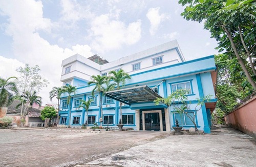 Pekanbaru House | Luxury Twin Stay with Free WiFi and Parking