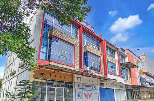 Pekanbaru House | Luxury Twin Stay with Free WiFi and Parking