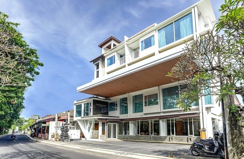 Legian City-Centre House | Luxury Twin Stay with Free WiFi and Parking