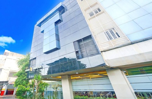 Tanjung Duren Utara House | Luxury Twin Stay with Free WiFi and Parking