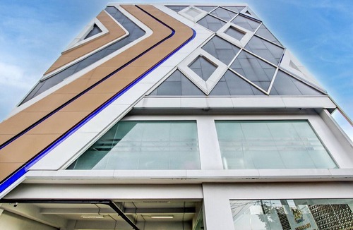 Semarang Utara House | Luxury Twin Stay with Free WiFi and Parking