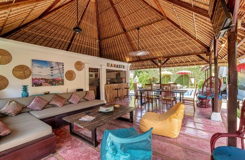 Dyanapura Villa | LUXURY Villa 3BR La plancha BEACH, 200m to the Beach, Heart of Seminyak,300m