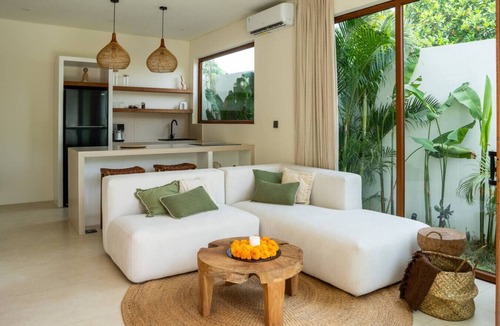 Uluwatu Villa | Majo 1BR Romantic Villa, 3 Min to Thomas Beach