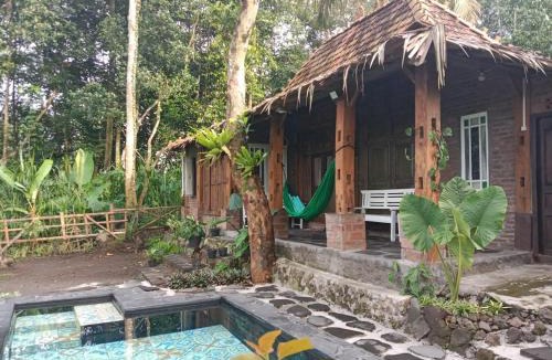 Pakem Hotel | MAKCIK Heritage Villa & Cafe