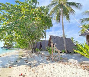 Pulau Fam House | Mamere Homestay Raja Ampat