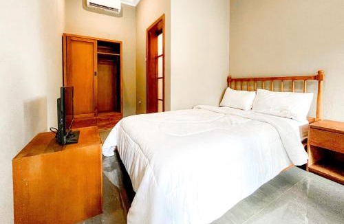 Ngemplak House | Mangu Living near Bandara Adi Soemarmo Solo RedPartner