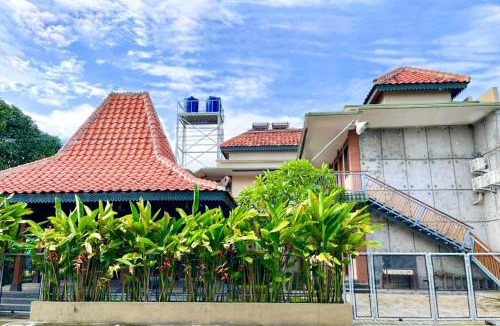Ngemplak House | Mangu Living near Bandara Adi Soemarmo Solo RedPartner
