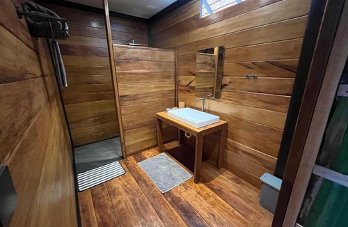 Mansuar Island Cabin | Mantastic Scuba and Lodge