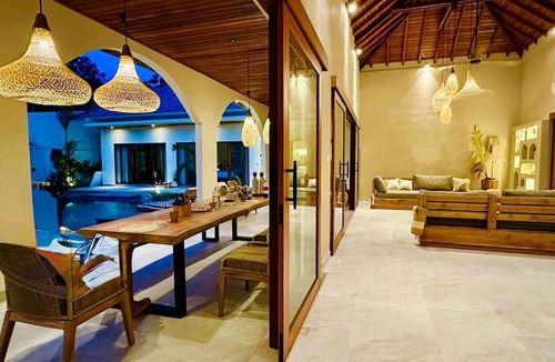 Jimbaran Villa | MerSea Villa -Brand new Balangan beach -luxurious 4 bdr with huge pool