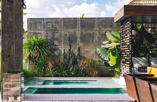 Batu Bolong Villa | Modern Oasis by the Sea – Bali Villa 1032