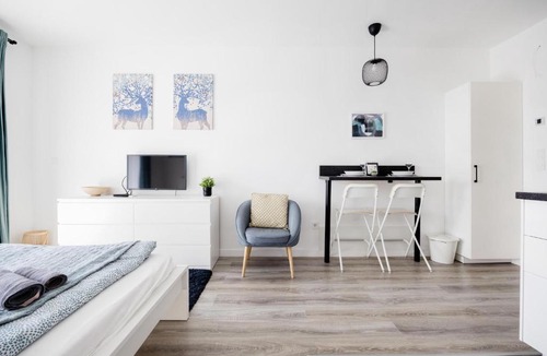 Obuda Apartment | Modern Riverside Studio with Free Parking