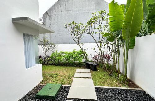 Bogor Selatan House | Modern Sanctuary at Rancamaya