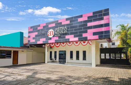 Makassar House | Modern suite Retreat W/Free WiFi and Parking