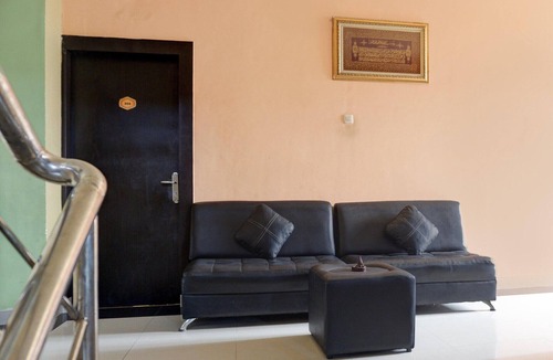 Palembang House | Modern Twin Suite Stay with Free WiFi and Parking