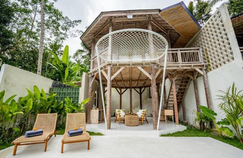 Melayang Cabin | Moonlit Jungle