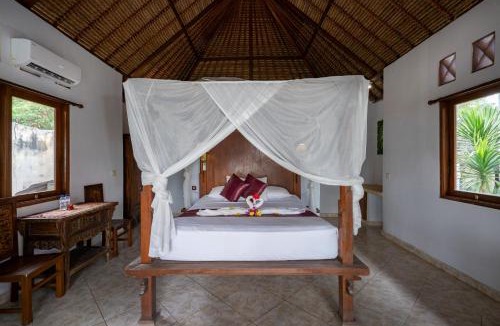Mushroom Bay Hotel | Mushroom Beach Bungalows